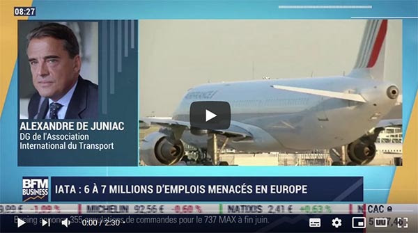 "La position à genoux, à laquelle IATA n’est pas habituée, en est d’autant plus inconfortable et source de courbatures..."