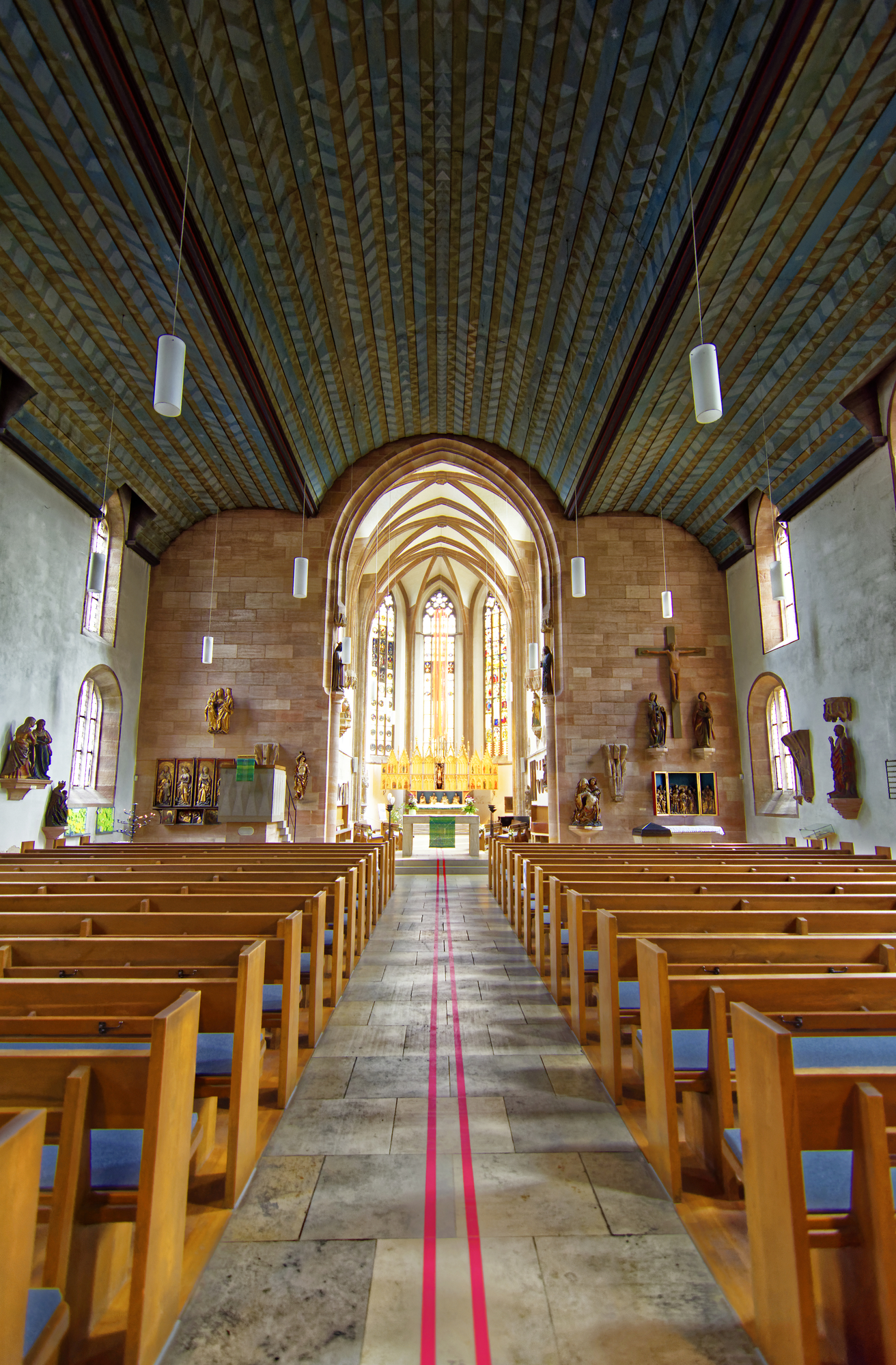 Prendre le temps, déconnecter, contempler, reposer ses oreilles: une visite à l'église s'impose./ Crédit DepositPhoto