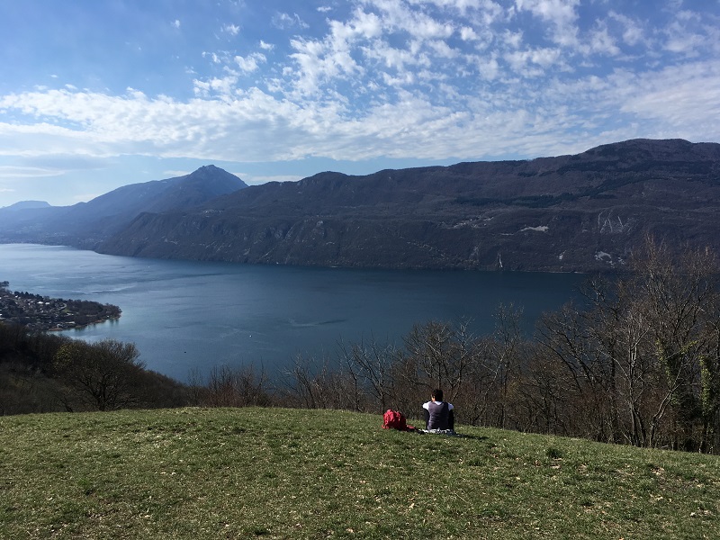 Après avoir parcouru les rives du lac du Bourget et longé l’abbaye de Hautecombe, une soudaine envie d’échappée panoramique nous a saisis. Direction les hauteurs ! - DR : J.-F.R. Après avoir parcouru les rives du lac du Bourget et longé l’abbaye de Hautecombe, une soudaine envie d’échappée panoramique nous a saisis. Direction les hauteurs ! - DR : J.-F.R.