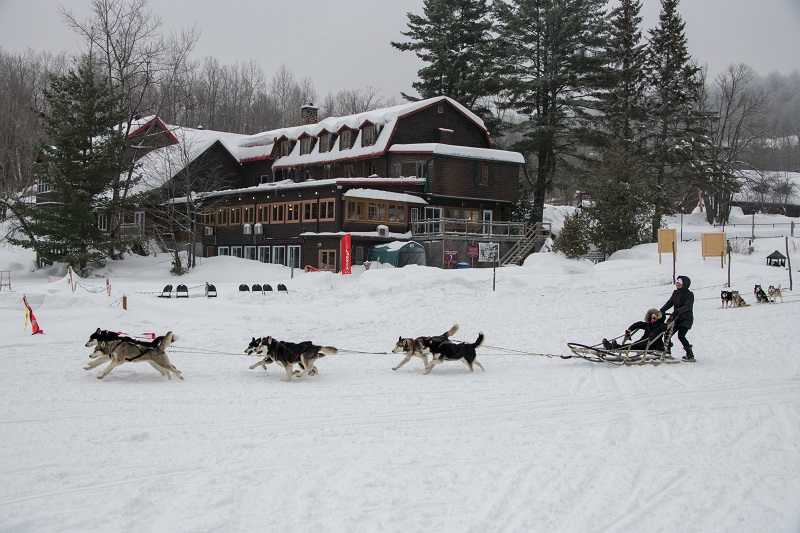 La collection Merveilles d’hiver, dédiée aux "paradis blancs", propose des clubs, des circuits accompagnés, des autotours, des séjours multi-activités et deux réveillons - DR : Auberge du Lac Morency