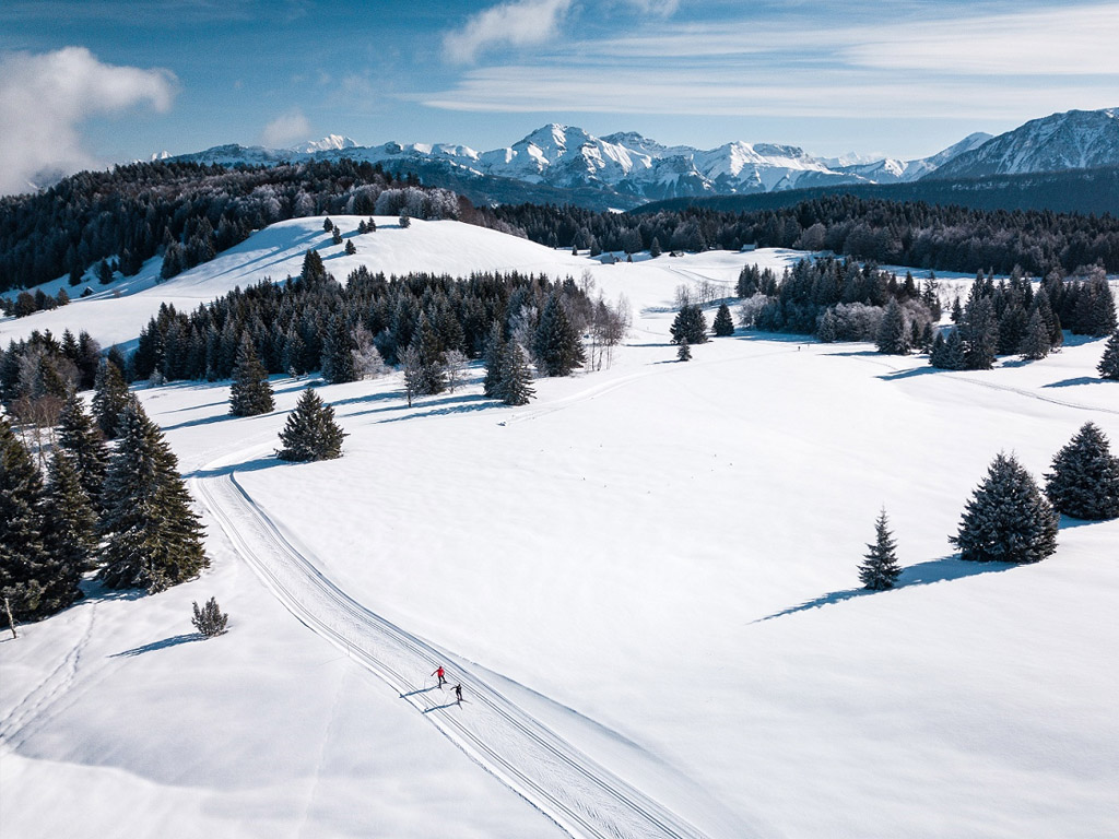 "La proximité des Bauges à 30mn permet un mix urbain et nature qui séduit la clientèle, et nous espérons que certaines personnes de la région viendront vivre chez nous ce que l’on appelle le staycation" - Photo Peignée Verticale chambery Alpes