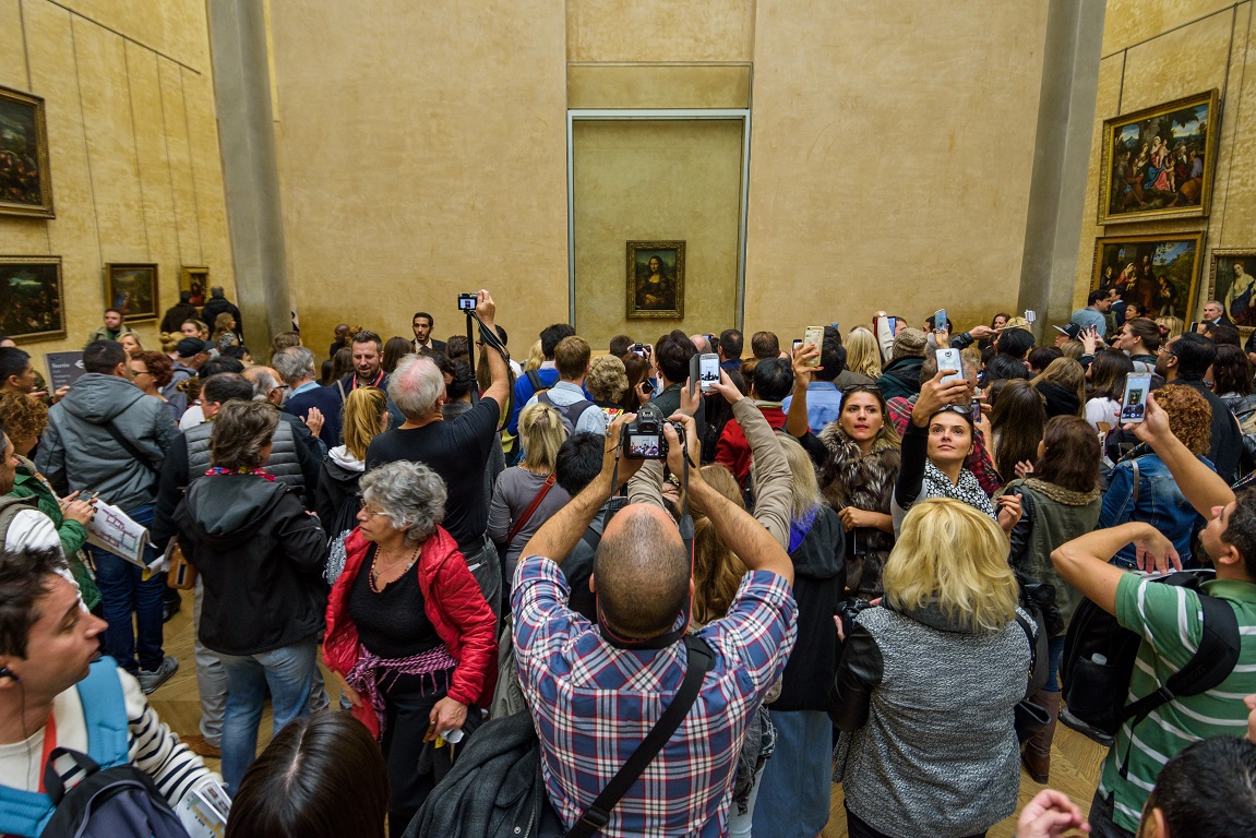 "il faut aussi rappeler que les touristes qui prennent l’avion et des vols internationaux ne sont qu’une petite minorité" selon Saskia Cousin, anthropologue du tourisme - Crédit photo : Depositphotos @vitormarigo