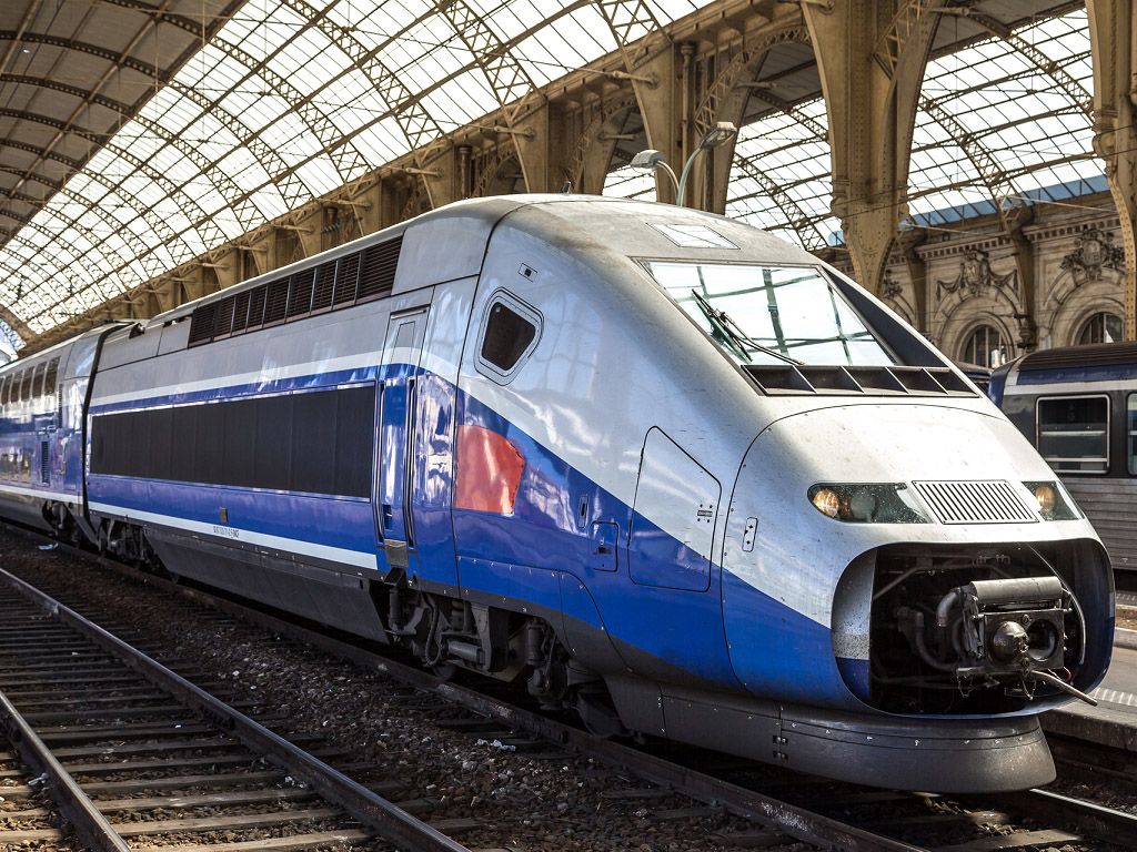 Tous les trains à partir du 15 décembre sont disponibles selon le ministre des Transports - Depositphotos.com Bloodua