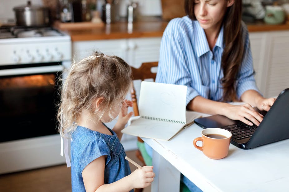 En télétravail, l’équilibre entre vie professionnelle et privée reste délicat. Shutterstock