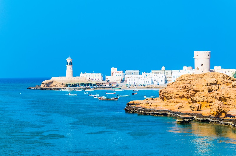 Les touristes français peuvent séjourner jusqu'à 14 jours sans visa à Oman - photo: Adobe Stock