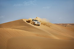 Safari dans le désert du Rub Al Khali © Abu Dhabi Department of Culture and Tourism