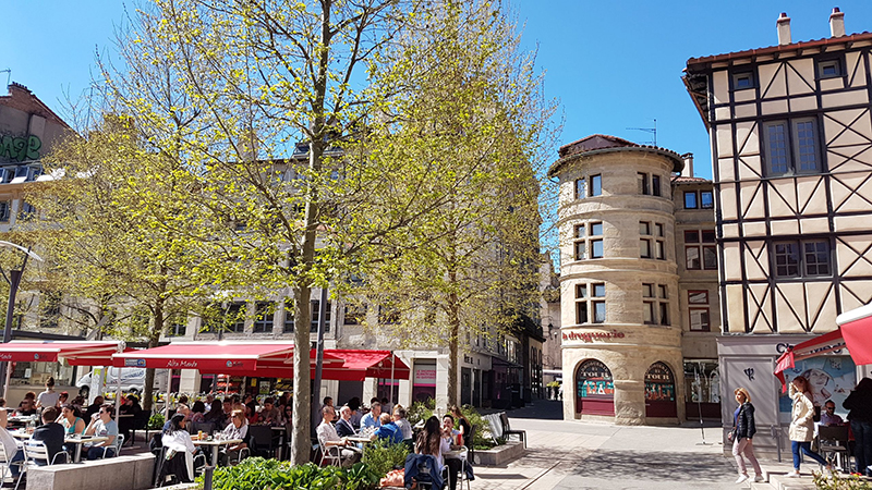 Place du Peuple Saint-Etienne © Julian Barriere