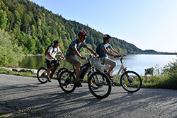 © Laurent Cheviet/ Doubs Tourisme - Balade vélo lac de Bouverans