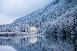 © Office de Tourisme Pays des Lacs et Petite Montagne/ Bourgogne-Franche-Comté Tourisme - Lac de Bonlieu