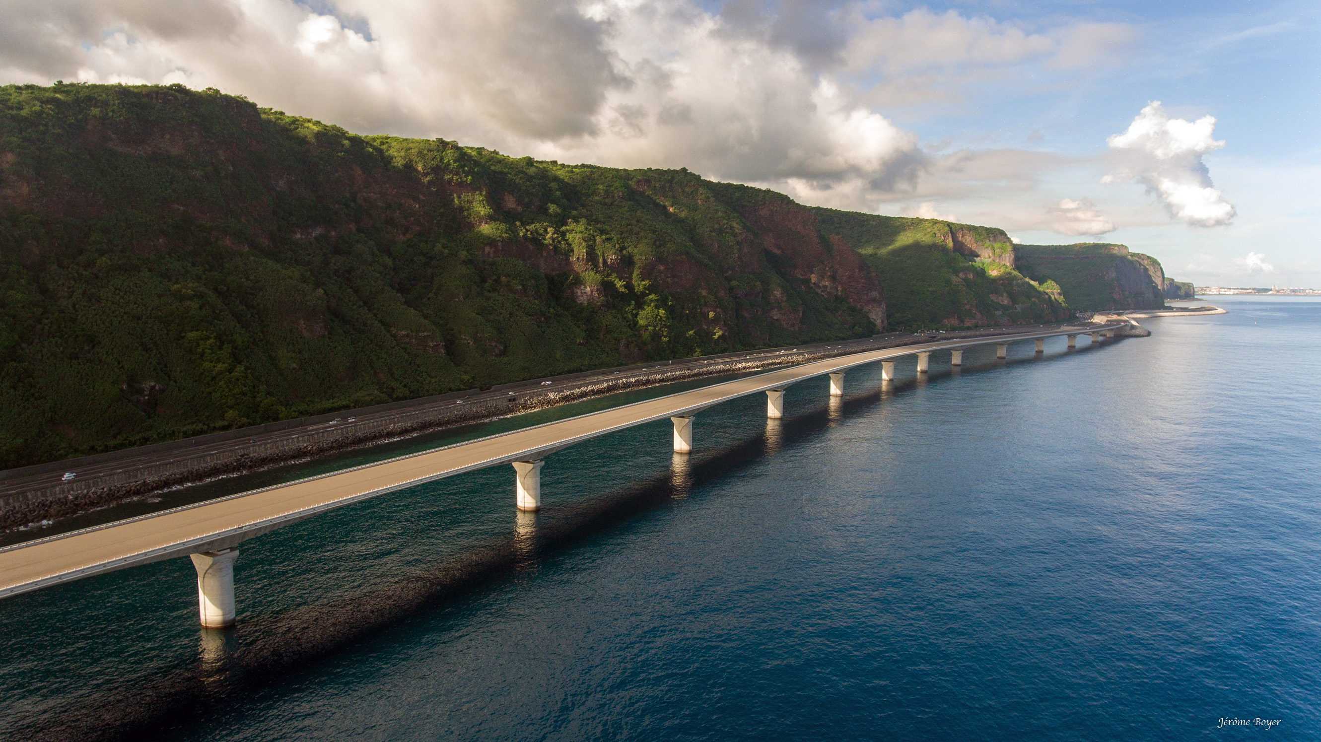 La Réunion : livraison du second viaduc de la Nouvelle Route du Littoral