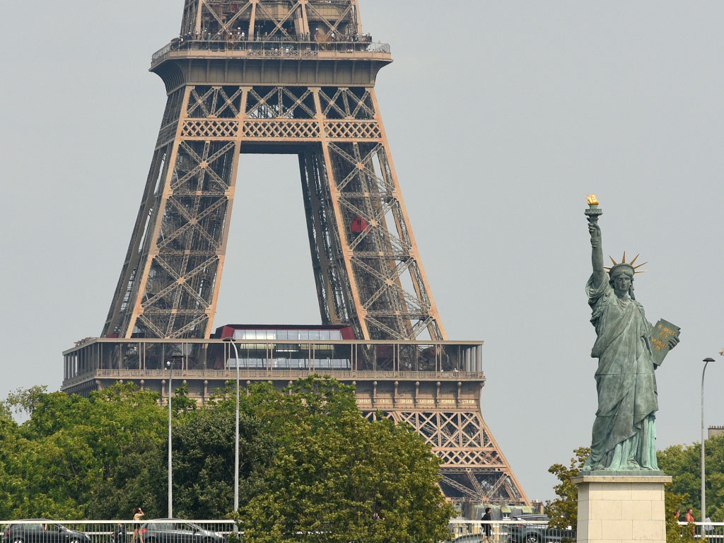 Ouverture des frontières aux Américains vaccinés : "Cela nous donne beaucoup d'espoir mais pour cela il faudra travailler dans des conditions normales avec la réouverture des lieux de visites, des restaurants, des musées et de l'ensemble de la chaîne touristique" - Depositphotos.com Bumble-Dee