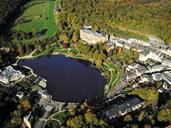 Vue aérienne Bagnoles de l'Orne © David Commenchal