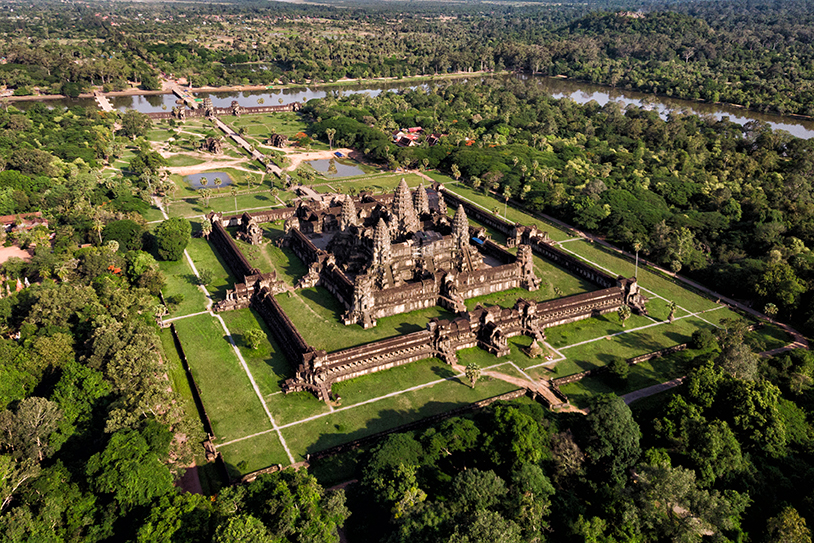 Vue sur Angkor Wat en hélicoptère