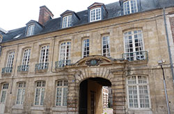 Rue Sadi Carnot - hôtel 18è siècle © Thérèse Aubreton