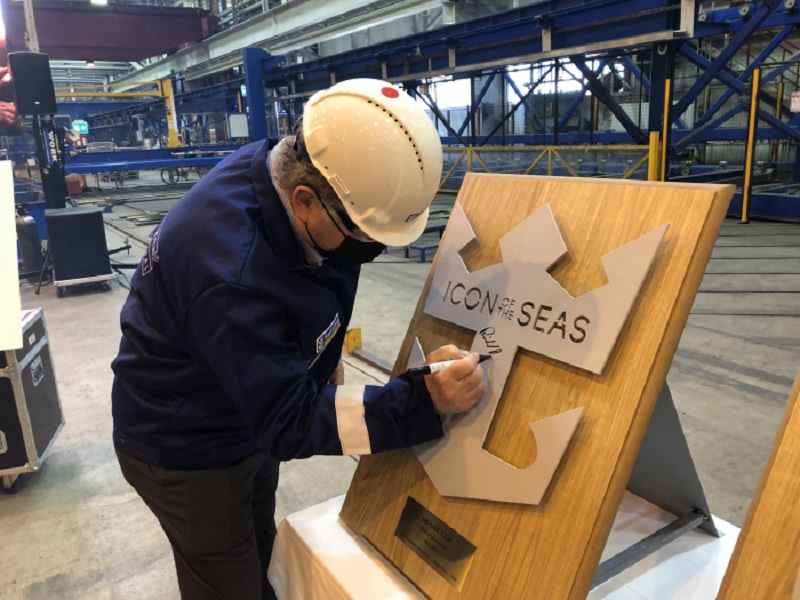 L'Icon of the Seas fera ses débuts à l'automne 2023 en tant que premier des trois navires de la compagnie de croisière à être alimenté au GNL - DR : RCL L'Icon of the Seas fera ses débuts à l'automne 2023 en tant que premier des trois navires de la compagnie de croisière à être alimenté au GNL - DR : RCL