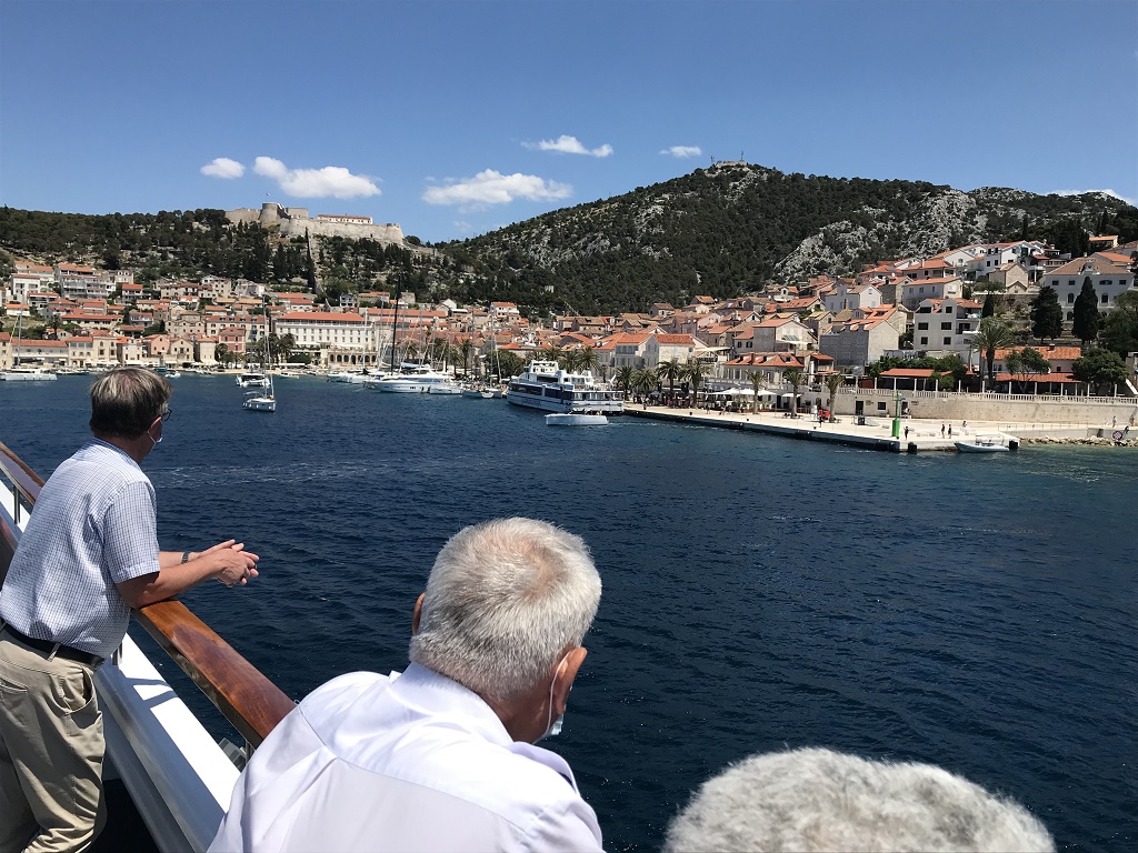 La Belle Adriatique permet une arrivée au coeur des ports et des villages - Photo JLR