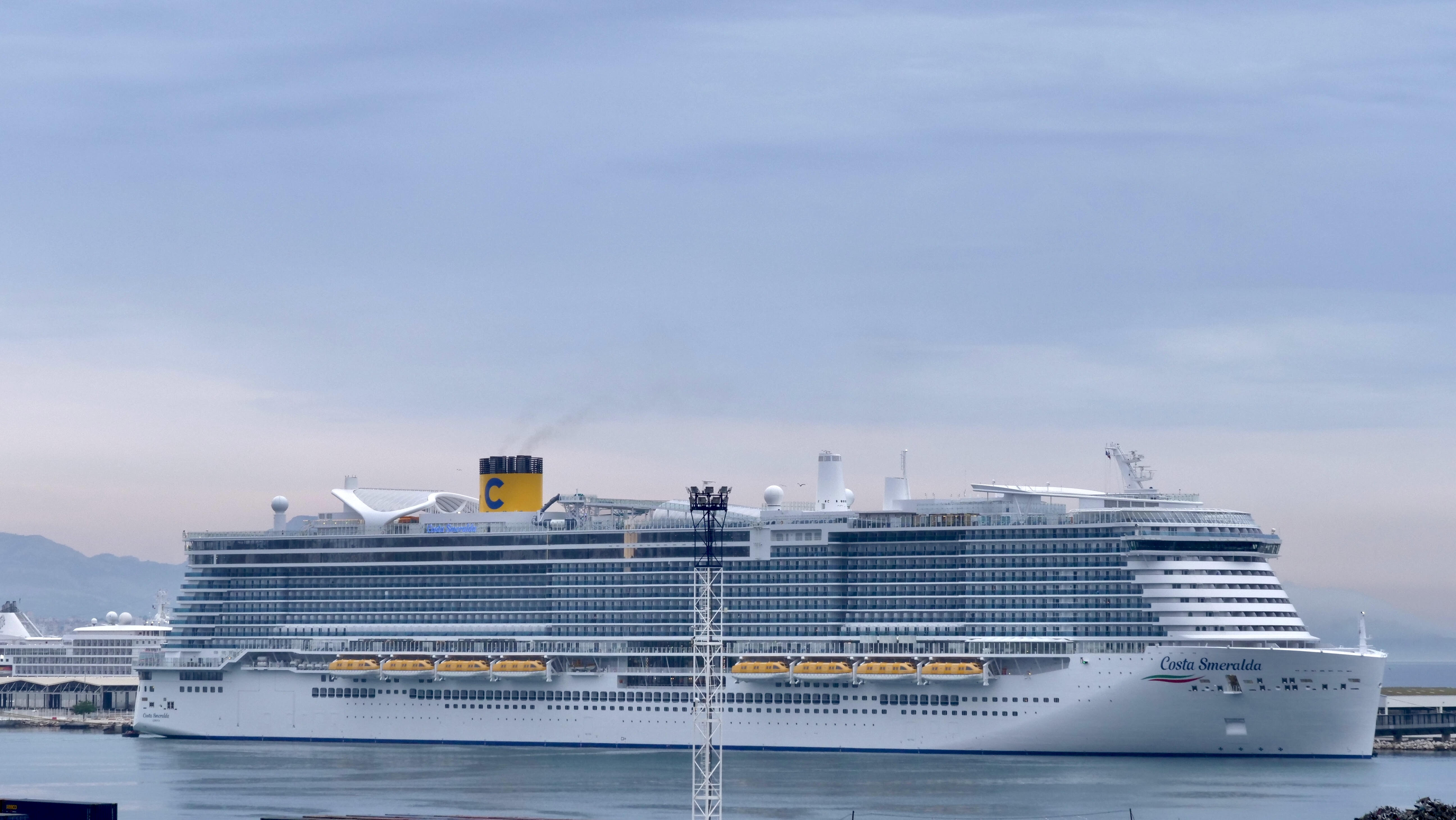 Ce n’est pas tous les jours qu’on a l’occasion de fouler le pont du 1er navire de croisière au GNL (gaz naturel liquéfié) une propulsion révolutionnaire car quasiment neutre en termes d’impact carbone. /crédit LM