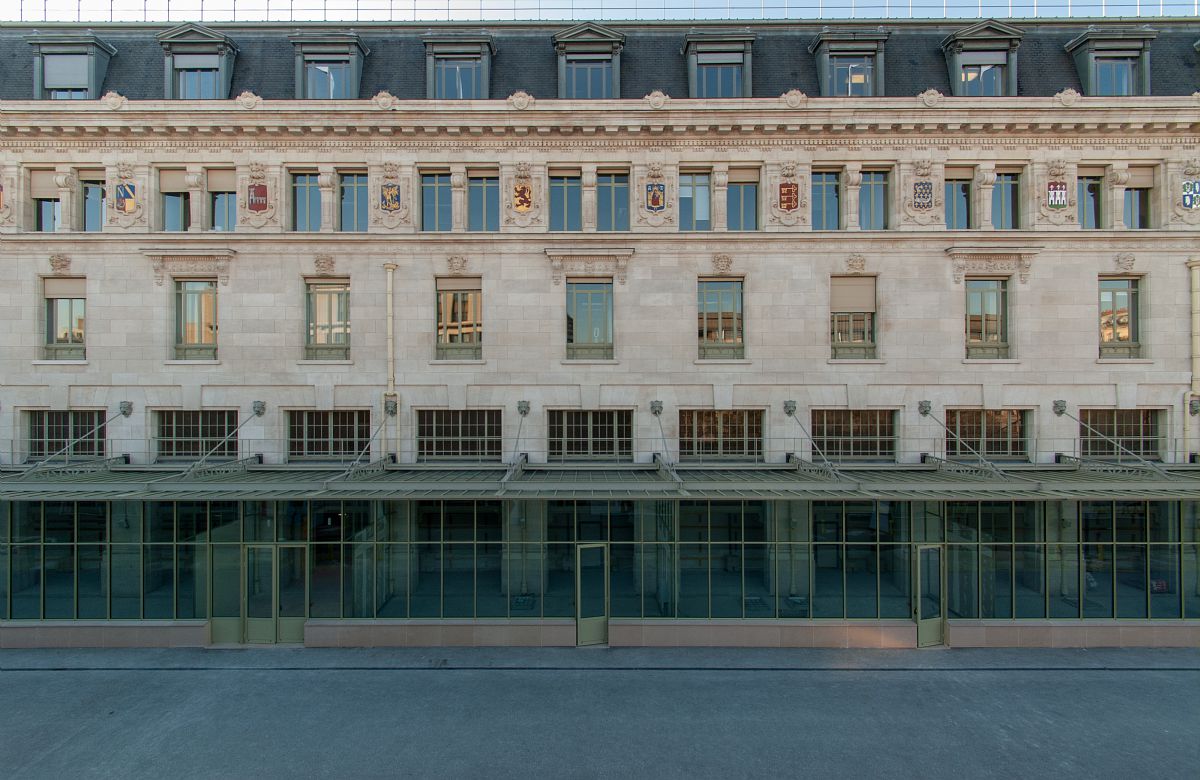 Les peintures murales de 1906 (Gare de Lyon) ont été restauré et la galérie est à nouveau accessible - DR