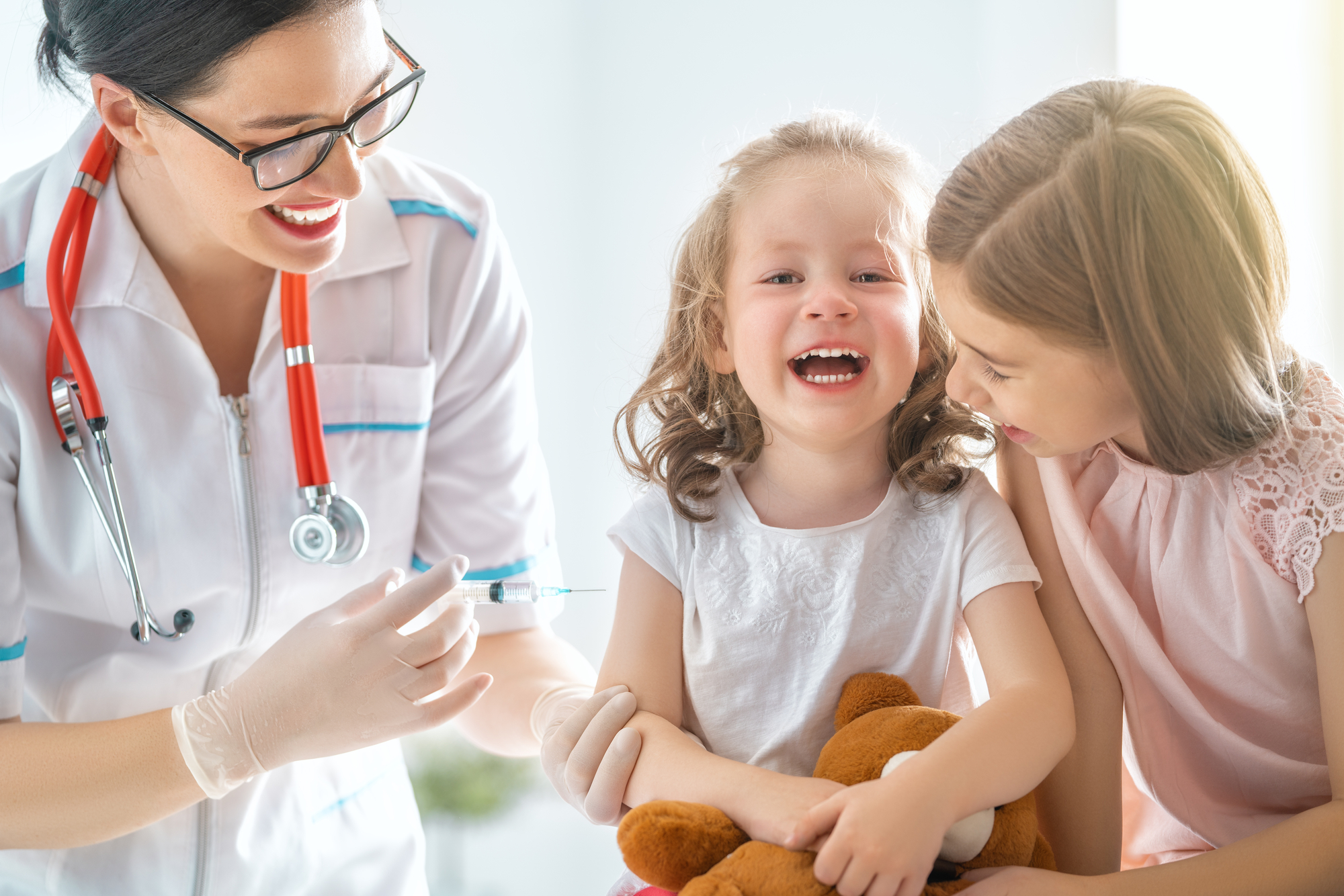 Rendre la vaccination obligatoire pour tous estle seul dispositif possible pour sortir du cercle vicieux du virus /crédit DepositPhoto