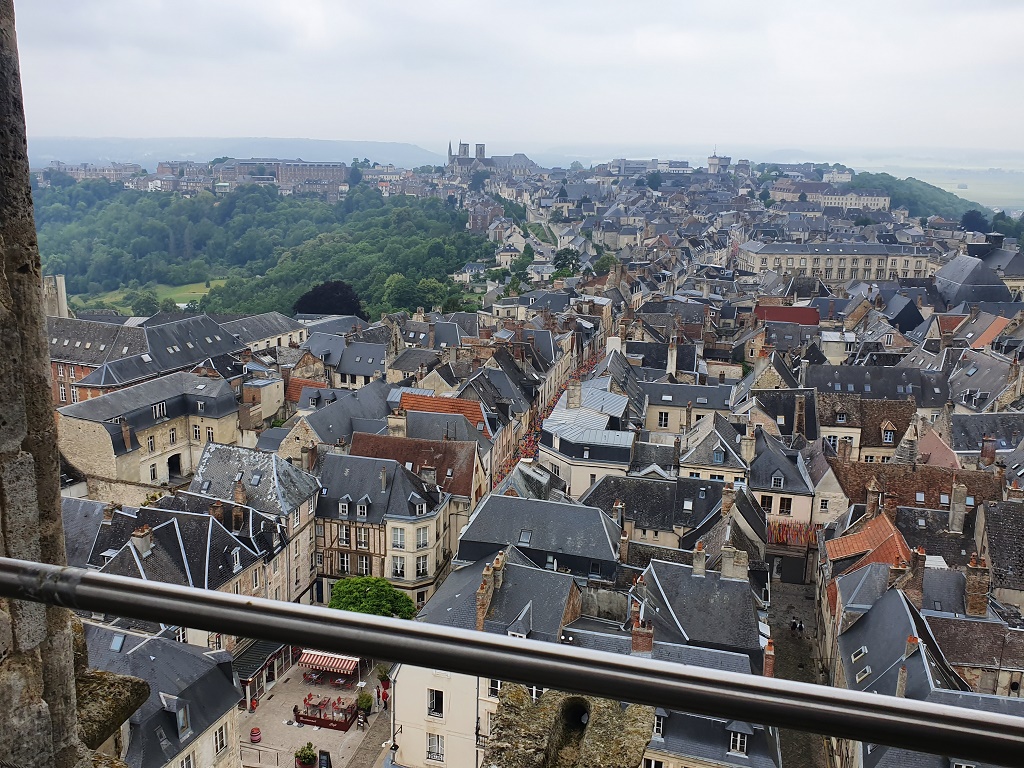 Vue sur les toits d'ardoise de l'ancienne Cité de Laon - DR : J.-P. C.