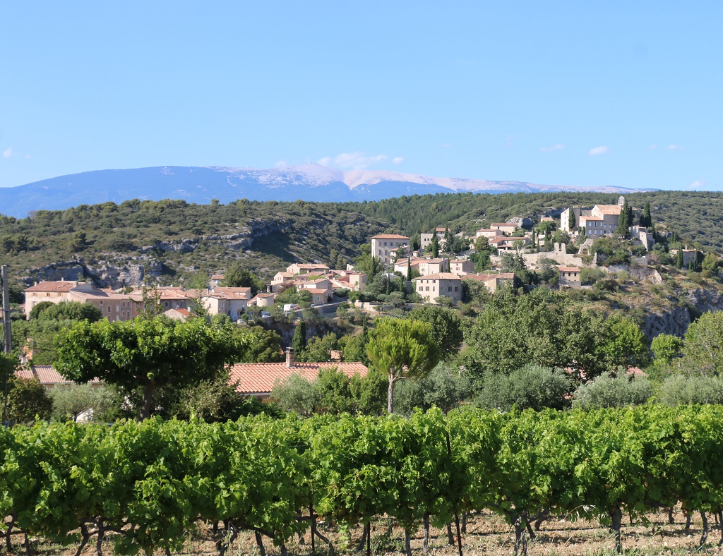 Méthamis est probablement le village le plus camouflé du Ventoux - DR : J.-F.R.