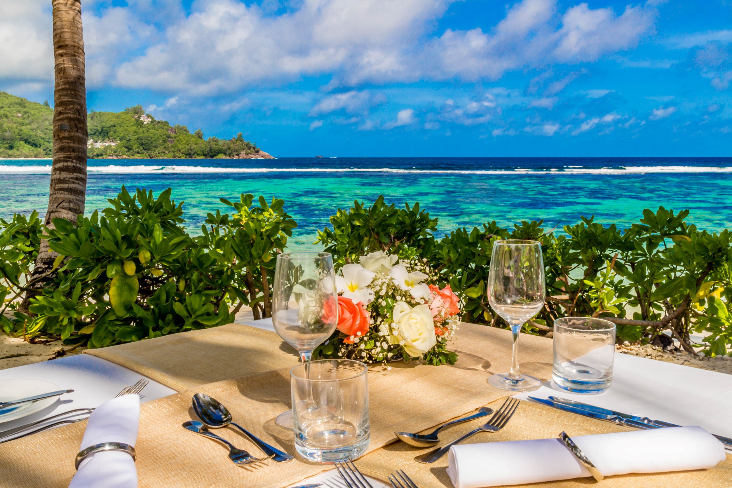 Terrasse avec vue au Kempinski Resort Seychelles (DR Kempinski Resort Seychelles)