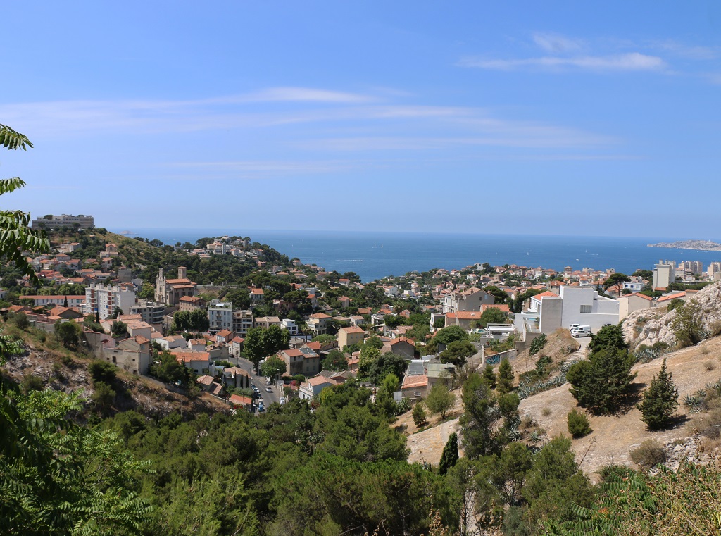 En route pour près de 4h de randonnée urbaine, du bas de la Canebière jusqu’à la basilique Notre-Dame de la Garde - DR : J.-F. R.