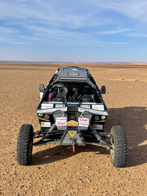 Armelle et Yolande au volant de leur buggy pour la 30e édition du Rallye des Gazelles - DR