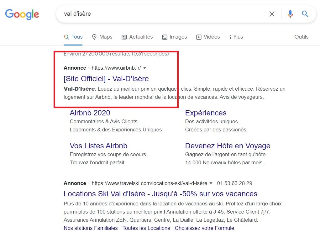 Capture écran sur la requête Val d'Izère, où Airbnb apparait comme site officiel de la station de ski