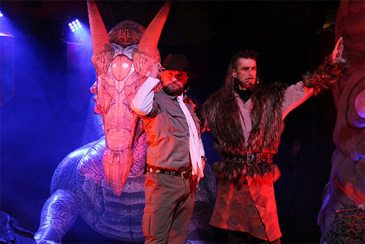 Pour les vacances de la Toussaint, Vulcania proposera des animations spéciales sur Halloween. Des animations sur le thème des Dragons seront proposées Henri de Dragoniac et Vlad - Crédits Vulcania Pour les vacances de la Toussaint, Vulcania proposera des animations spéciales sur Halloween. Des animations sur le thème des Dragons seront proposées Henri de Dragoniac et Vlad - Crédits Vulcania