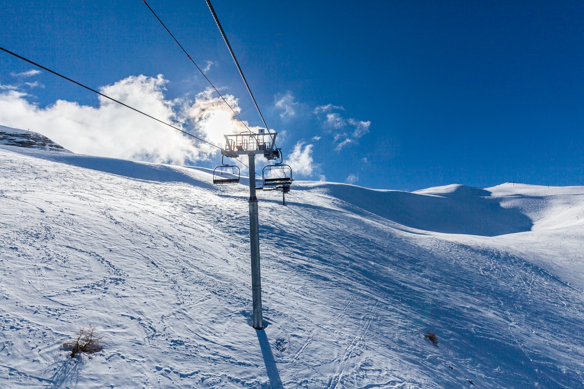 Les stations de ski des Alpes du Sud prêtes à accueillir les amateurs de glisse après une année à l'arrêt liée à la fermeture des remontées mécaniques - Photo Depositphotos.com Oscity
