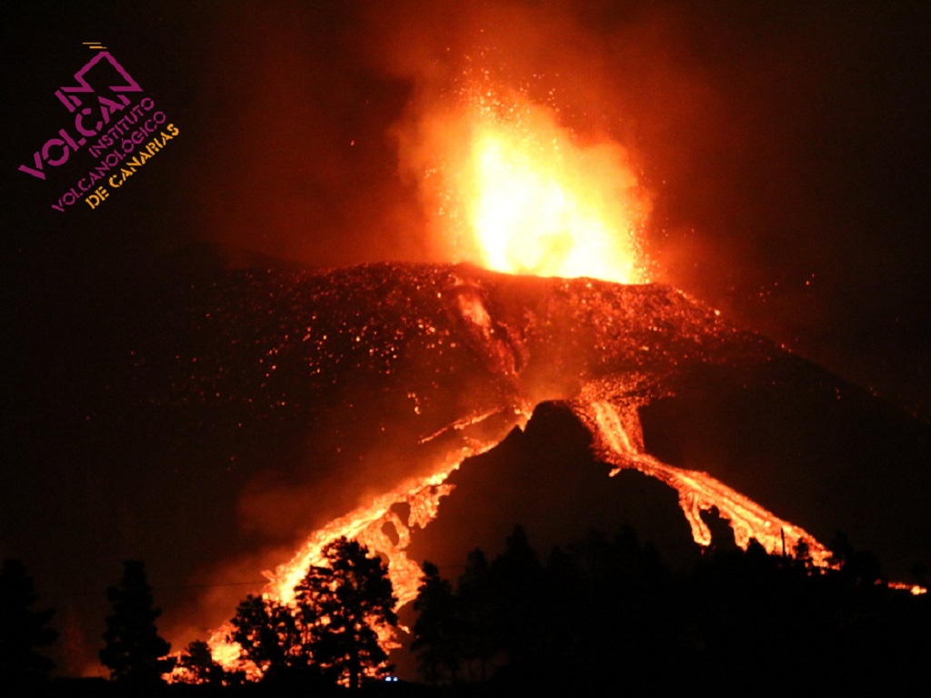 Depuis le 19 septembre 2019, le volcan Cumbre Vieja est en entré en éruption au sud de l’île espagnole de La Palma, dans l’archipel des Canaries. Photo prise par l’Institut de volcanologie des îles Canaries, (Involcan), le 17 octobre 2021. – DR Involcan