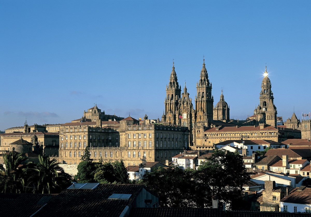 L’imposante cathédrale, ultime étape pour les pèlerins, mais aussi le point de départ d’une balade à Saint-Jacques, une ville quasi magique - DR : OT de Santiago