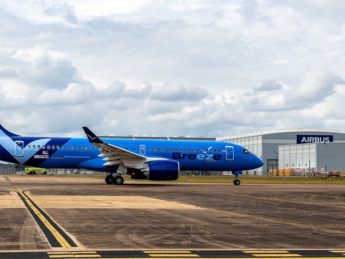 Airbus a livré 424 avions en 9 mois et vise les 600 livraisons sur l'année 2021- Crédit photo : livrée du 1er A220 de Breeze Airways