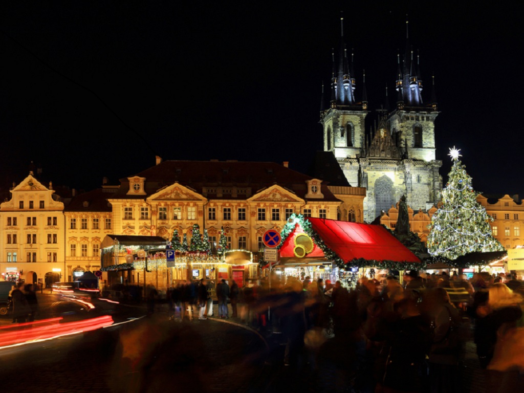 Le marché de Noël de Strasbourg se tiendra du 26 novembre au 26 décembre 2021. - Despositphotos