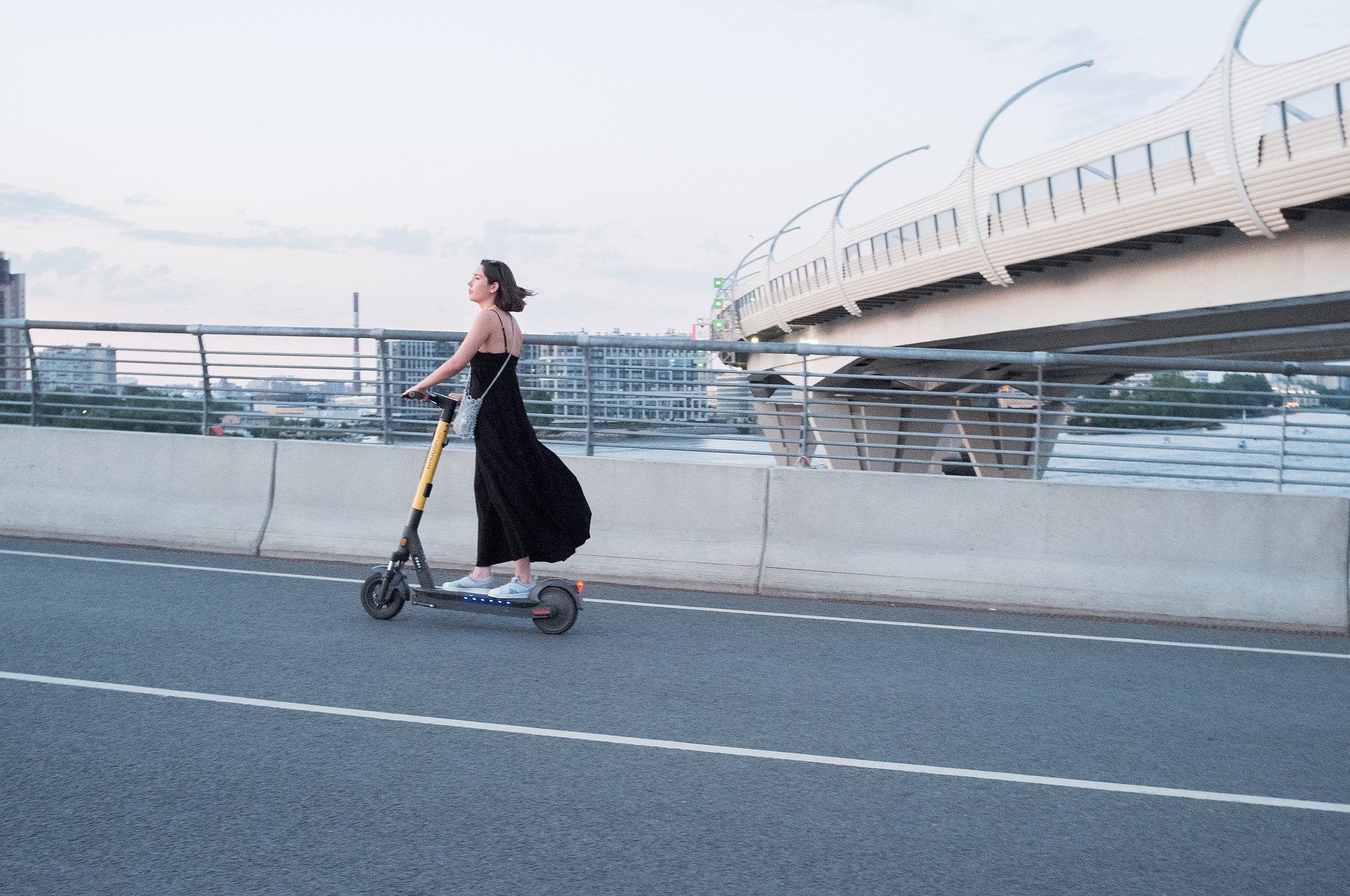 Une trottinette électrique ou tout type d'EDPM est considéré comme un véhicule terrestre à moteur. Vous avez donc l'obligation de l'assurer en responsabilité civile pour les dommages que vous pourriez causer à autrui - DR Pixabay