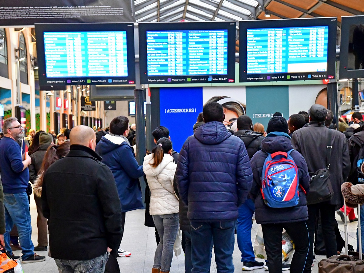 Découvrez le dernier rapport de L’Autorité de la qualité de service dans les transports  sur la ponctualité de la SNCF - Depositphotos @packshot