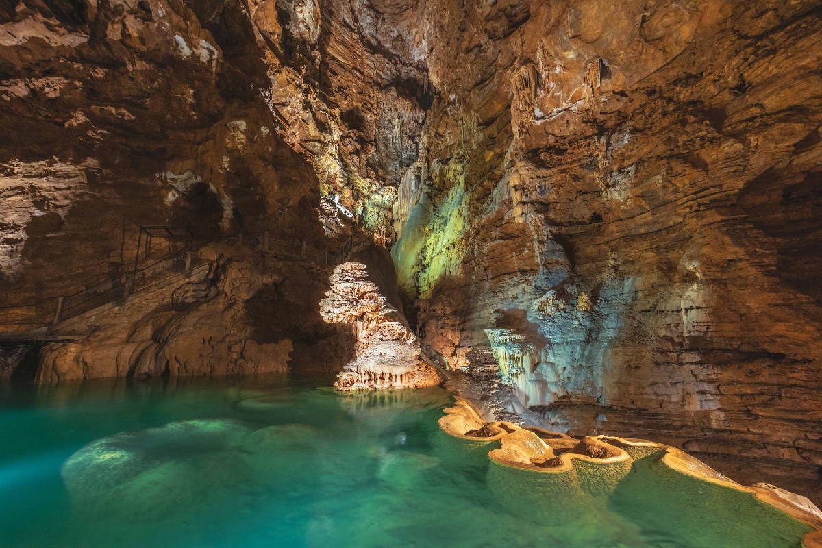 Cette 2e année COVID éloigne le Gouffre de Padirac de son record de fréquentation de 503 000 visiteurs en 2019, avec 345 000 visiteurs en 2021 - DR : C.Gerigk / SES de Padirac