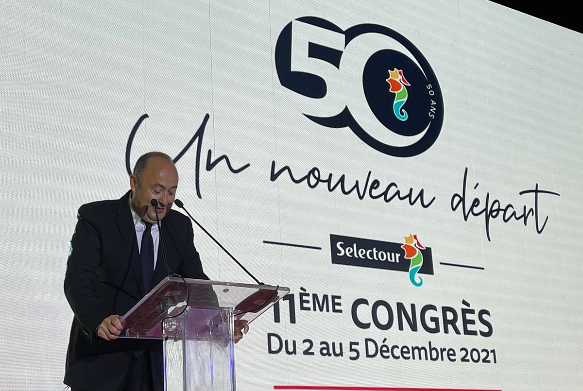 S’il pousse jusqu’à la caricature le genre “c’était mieux avant”, en exigeant le retour au bon vieux temps des commissions aériennes, le président du groupe Marietton affiche la couleur : il veut que les agences soient mieux rémunérées lorsqu’elles vendent de la billetterie sèche./crédit JDL S’il pousse jusqu’à la caricature le genre “c’était mieux avant”, en exigeant le retour au bon vieux temps des commissions aériennes, le président du groupe Marietton affiche la couleur : il veut que les agences soient mieux rémunérées lorsqu’elles vendent de la billetterie sèche./crédit JDL