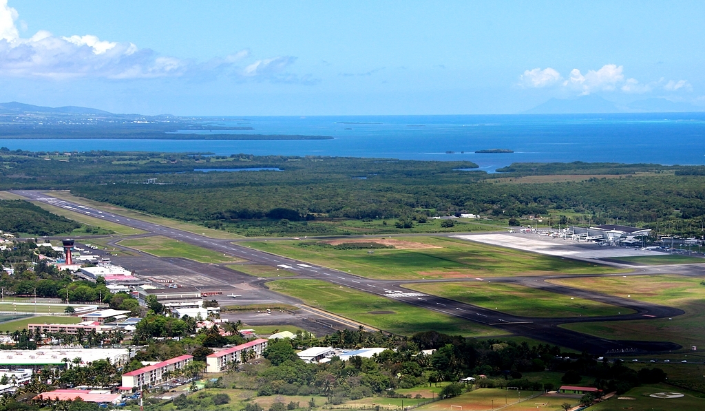 A compter du 15 décembre 2021, le terminal T2 (Régional) est remis en service après presque 2 ans de fermeture liée à la crise sanitaire/crédit photo Wikipedia