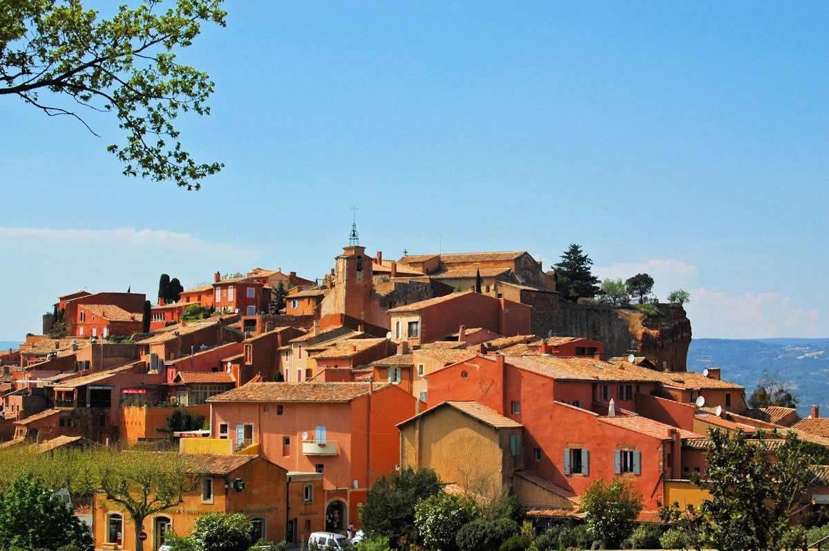 Le village de Roussillon dans le Vaucluse - DR