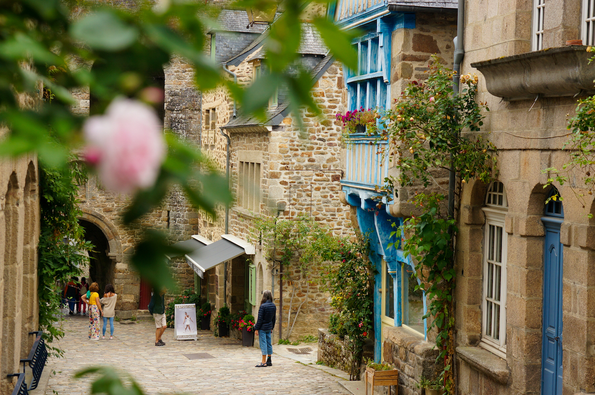 78% des Français souhaitent découvrir des paysages et 68% de nouveaux endroits, avec une prédilection pour le patrimoine (69%) et accessoirement la gastronomie (54%) - DR