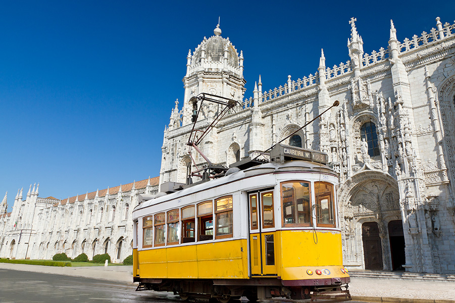 A partir du 7 février il n'y aura plus besoin de test pour se rendre au Portugal pour les voyageurs vaccinés - Depositphotos.com