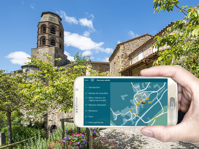 Visite virtuelle de Lavaudieu, un Plus Beaux Villages de France (© Auvergne vacances)