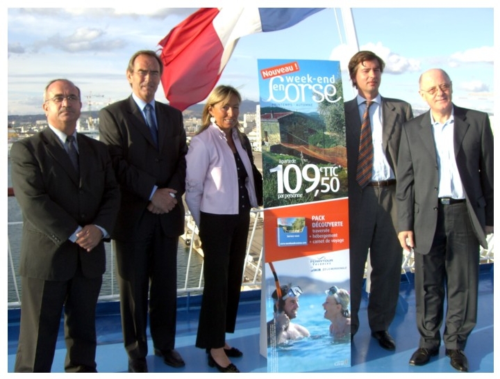L'équipe de lancement de « Week end en Corse » sur le ''Danielle Casanova'' (cliquer pour agrandir)