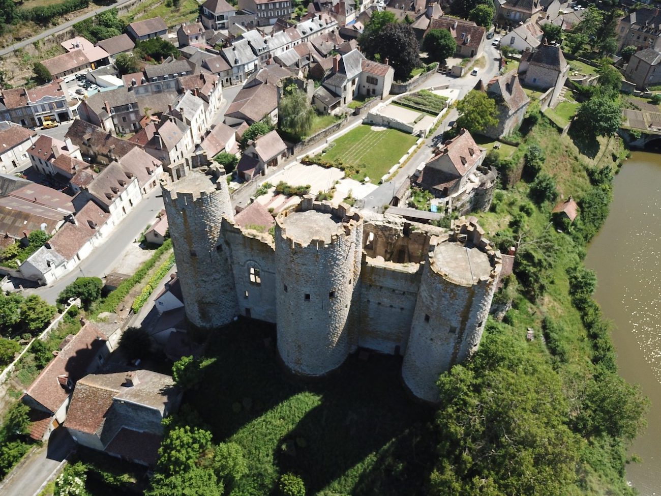 Château des Bourbons (©Mon Bourbonnais)