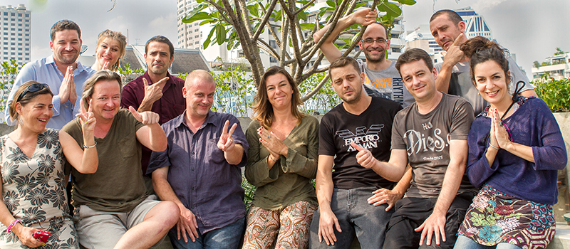 Les différents bureaux d'Un Monde Autrement se sont réunis à Bangkok en décembre 2013 - DR : Un Monde Autrement Les différents bureaux d'Un Monde Autrement se sont réunis à Bangkok en décembre 2013 - DR : Un Monde Autrement