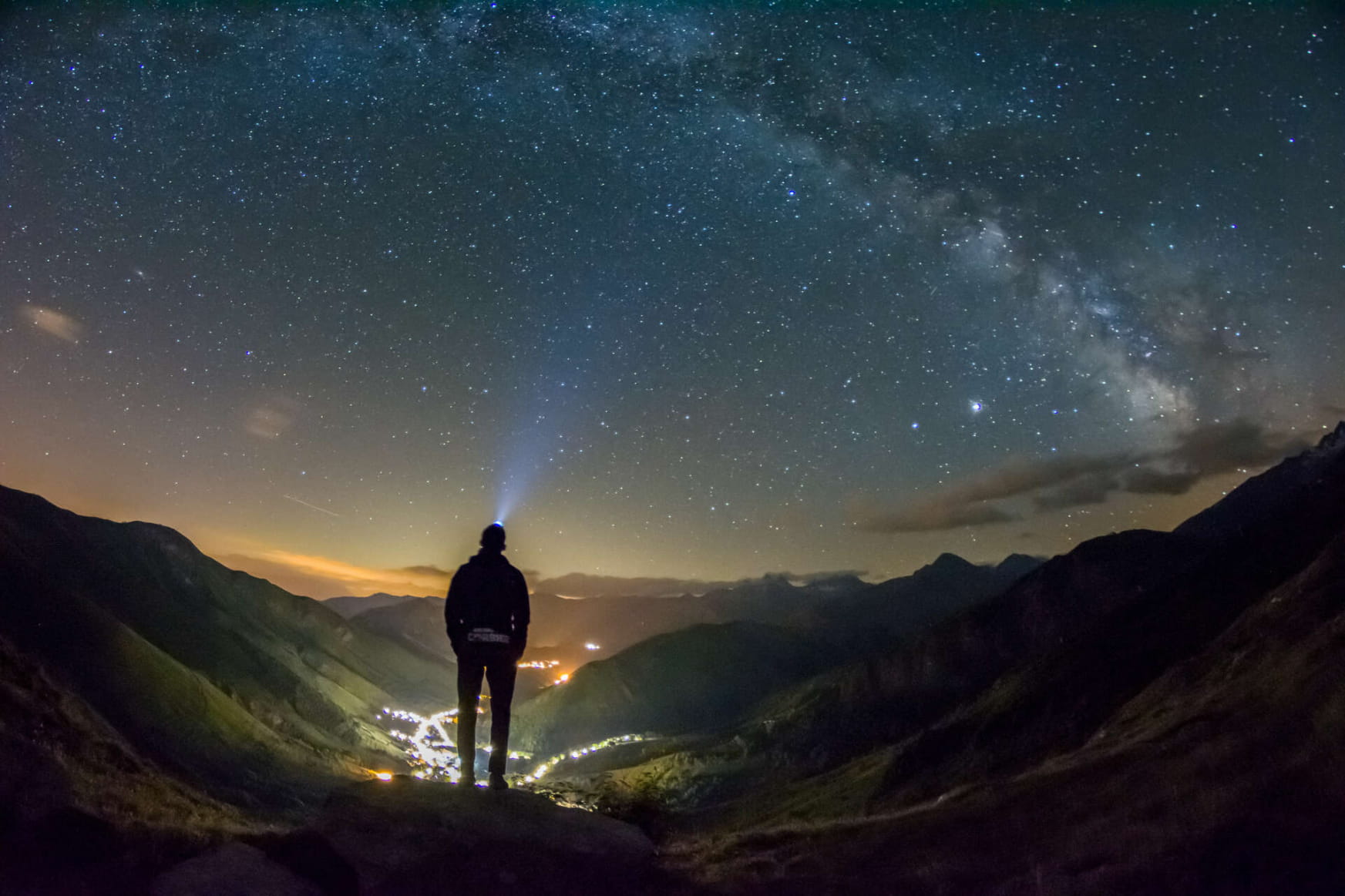 Observer les étoiles, une activité en plein développement (©Savoie Mont-Blanc)