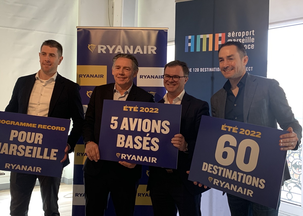 Emmet Ward, responsable du développement des lignes de Ryanair, Maxime Tissot, directeur général de l’Office Métropolitain de Tourisme de Marseille, Julien Boullay, directeur commercial et marketing de l’Aéroport Marseille Provence et Jason McGuinness, directeur commercial de Ryanair - DR : AMP