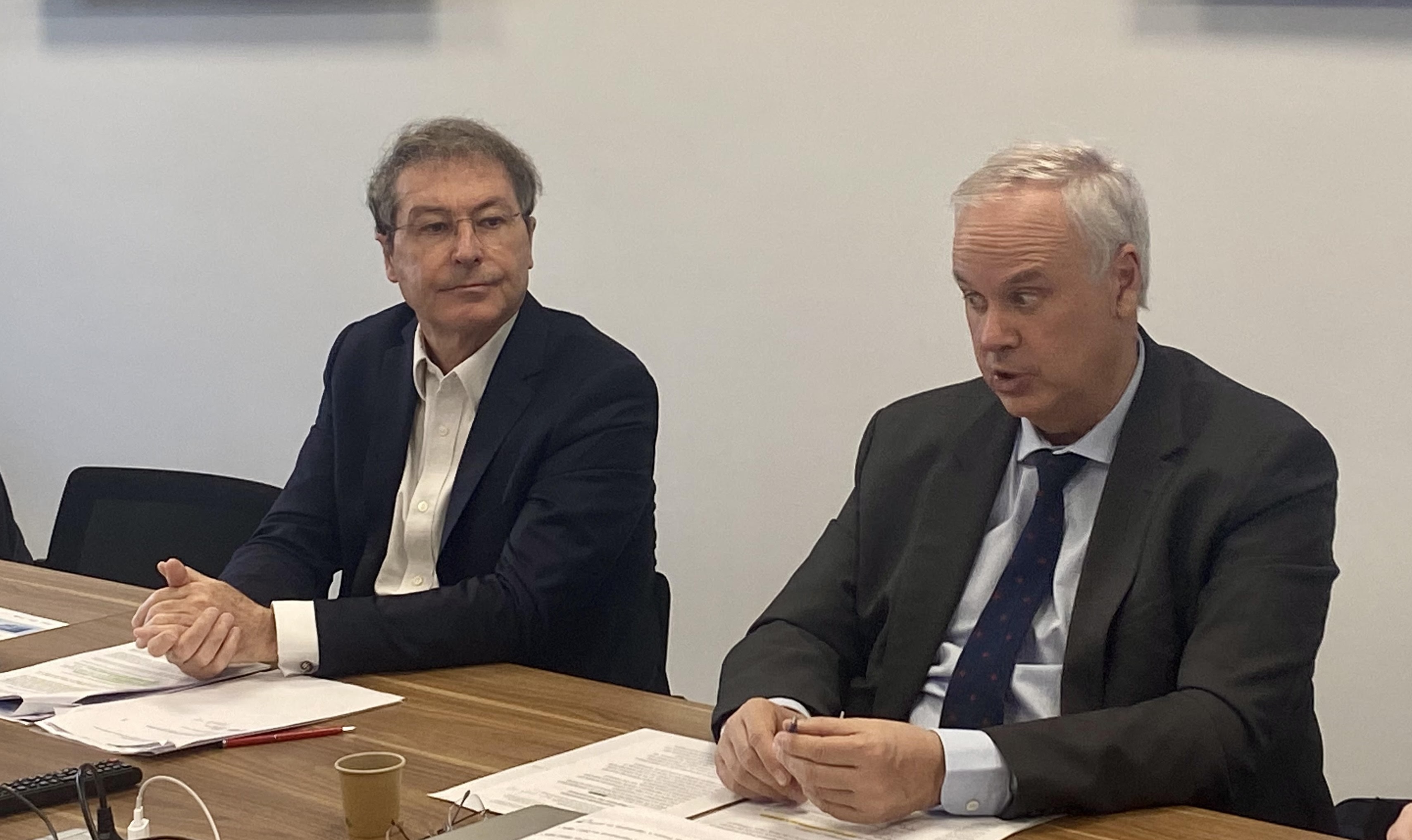 Pascal de Izaguirre et Alain Battisti, président de la Fnam, attendent des candidats à l'élection présidentielle une stratégie pour le transport aérien élaborée en début de mandat.